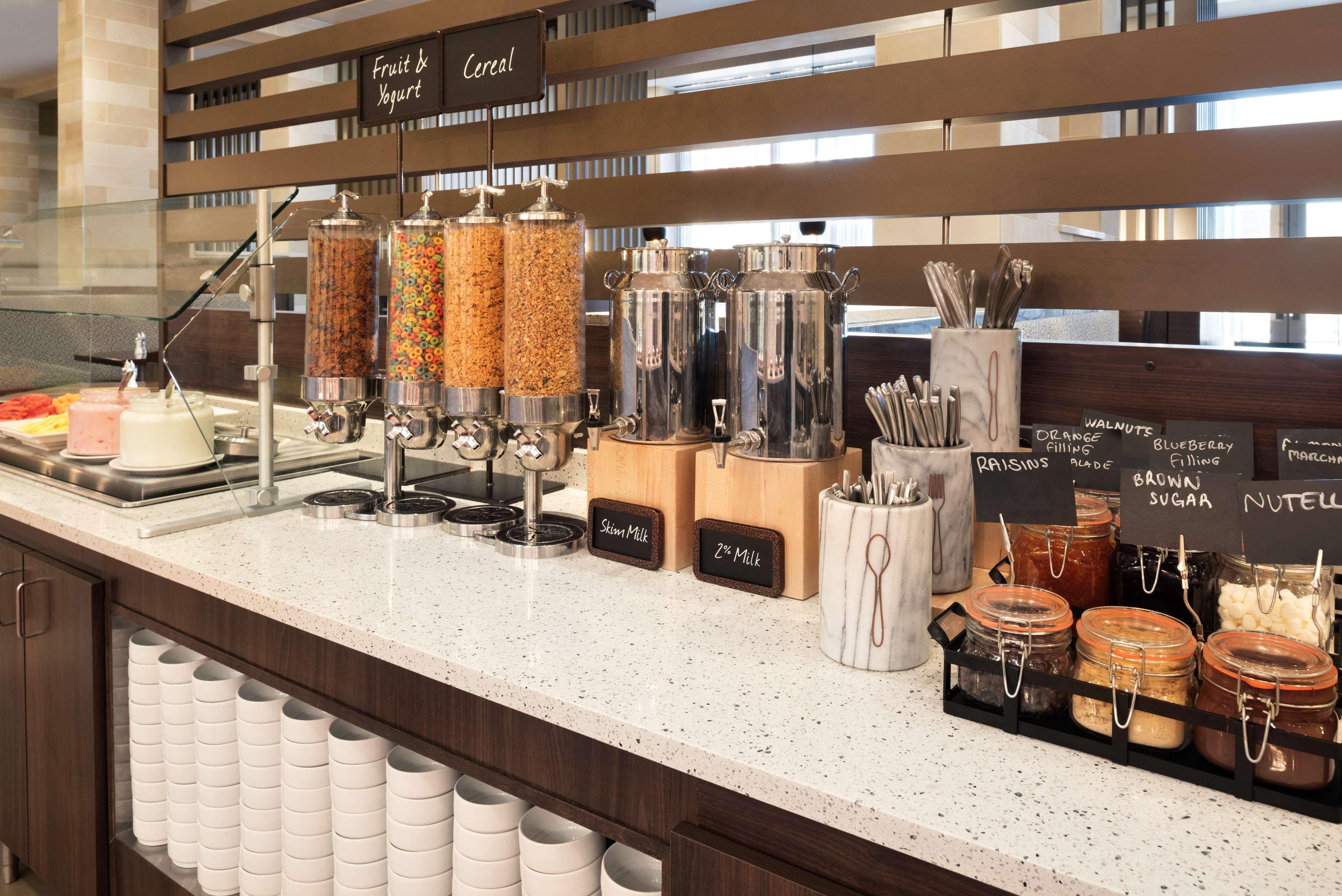 Embassy Suites By Hilton Chicago Naperville Bagian luar foto