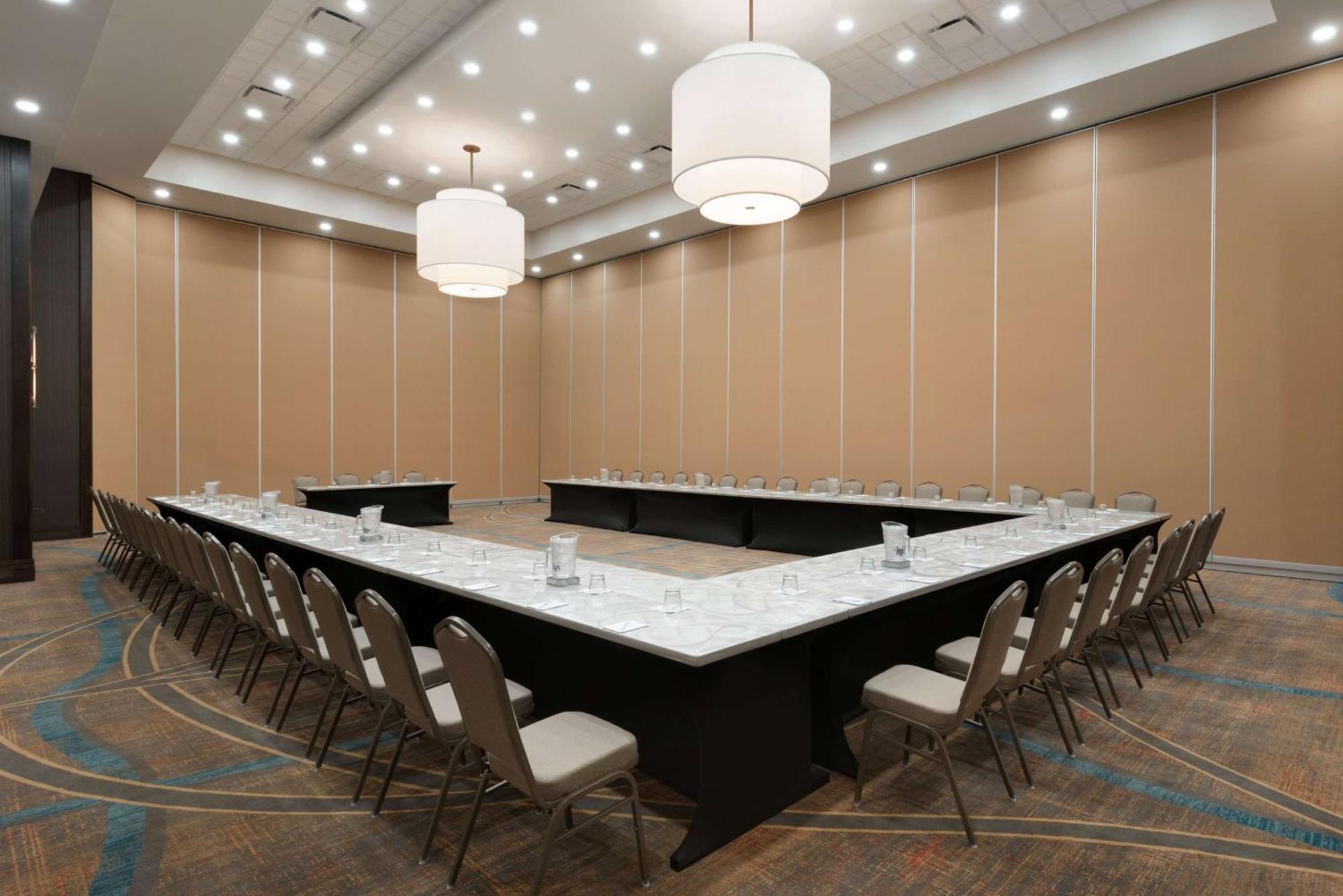 Embassy Suites By Hilton Chicago Naperville Bagian luar foto